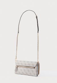 Borsa a tracolla grigia con motivo a fantasia e tasca con cerniera, con catena dorata e dettaglio in pelle sulla tracolla. Forma rettangolare compatta, superficie testurizzata.