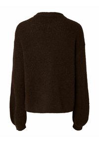 Pull en maille duveteuse marron foncé avec de longues manches bouffantes et des poignets côtelés, vu de dos sur fond blanc.