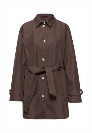 Trench-coat marron longueur genou avec ceinture à la taille, devant boutonné, col et poignets boutonnés.