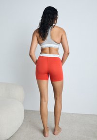 Calvin Klein Underwear BOXER BRIEF ICON - Boxerky - molten