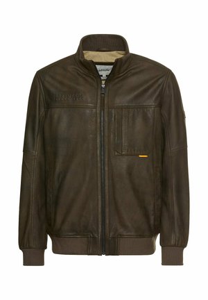 Veste en cuir marron avec fermeture éclair à l'avant, col montant, deux poches avant et poignets côtelés. Comprend un détail en relief "Explorers Since 1977".
