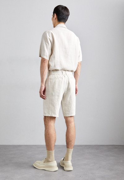 NN.07 SEB - Short - beige