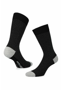 Czarne skarpetki z drobnym białym wzorem w kropki, z szarymi piętami i palcami, wykonane z teksturowanej tkaniny dla większego komfortu.