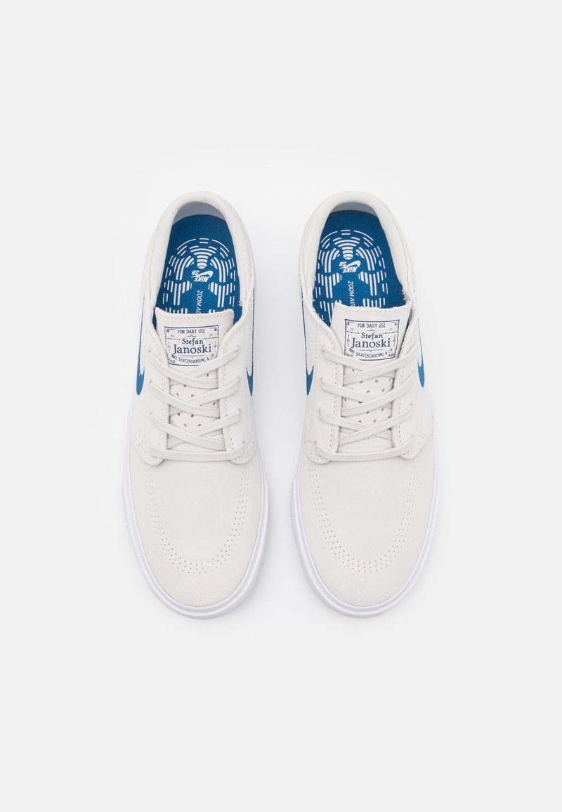 vervormen oppakken delen Nike SB NIKE SB ZOOM STEFAN JANOSKI RM SKATEBOARDSCHUH - Sneakers laag - summit white/court blue/light brown/wit - Zalando.nl vervormen oppakken delen Nike SB NIKE SB ZOOM STEFAN JANOSKI RM SKATEBOARDSCHUH - Sneakers laag - summit white/court blue/light brown/wit - Zalando.nl