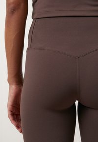 Thumbnail Image 8