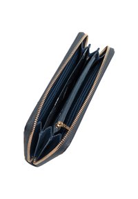 Granatowy portfel skórzany o strukturalnym designie, z złotym zamkiem błyskawicznym, wieloma slotami na karty oraz centralną przegrodą na monety.