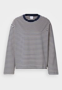 Nevybrané, sky captain