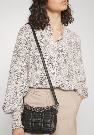 Calvin Klein TOUCH CHAIN - Sac à main - black