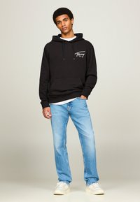 Tommy Jeans ENTRY GRAPHIC HOODIE UNISEX - Sudadera - black