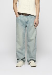 EIGHTYFIVE - PLEATED RELAXED FIT UNISEX - Traperice opuštenog kroja - island blue Minijatura 1