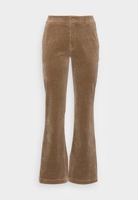 Pantaloni in velluto a coste marrone con vita sagomata e gambe leggermente svasate su uno sfondo bianco semplice.