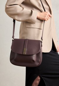 Cross body bag - bordeaux