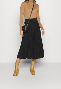 GAP Jersey de punto - camel