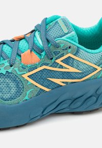 New Balance FRESH FOAM X HIERRO V8 - Scarpe da trail running - green
