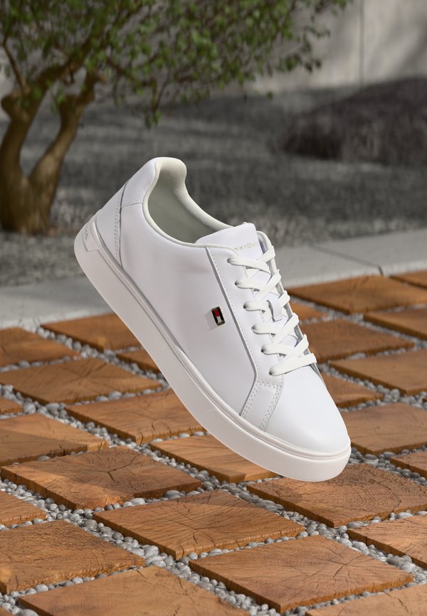 FLAG COURT - Trainers