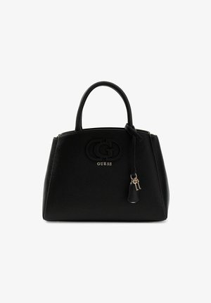 Zwarte leren Guess handtas met dubbele handvatten, gegraveerd logo en decoratieve hanger met twee kleine sleutels die aan de voorkant hangen.