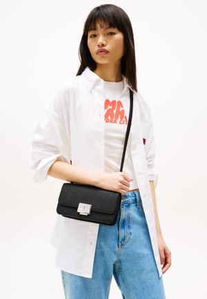 FASHIONISTA CROSSOVER - Cross body bag - black