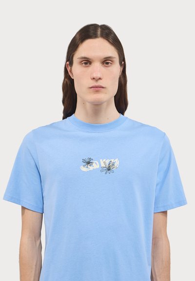 WOOD WOOD BOBBY FLOWERS - Triko s potiskem - cloudy