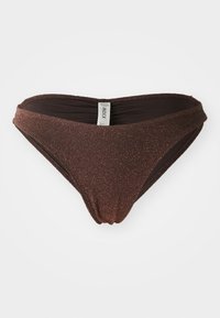 Bas de bikini marron avec une texture brillante. Le design taille haute présente une ceinture marron foncé et une finition lisse. Étiquette visible à l'intérieur.