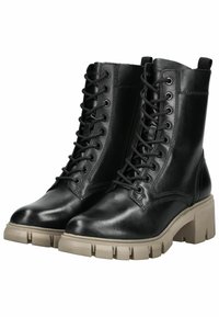 Botines de cuero negro con diseño de cordones y un tacón chunky en color beige. Acabado suave con detalles de costura y una lengüeta en la parte posterior.