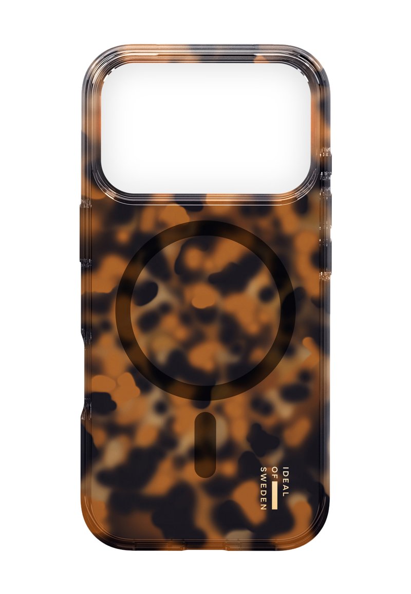 Funda de teléfono transparente con patrón de carey en tonos marrones y negros. Cuenta con un área magnética circular y texto de marca.