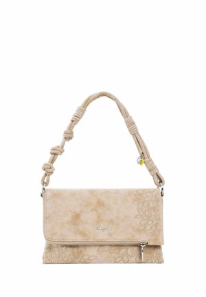 Borsa a tracolla beige con incisioni floreali, tracolla annodata, piccolo logo argentato, tasca frontale con cerniera e ciondoli a forma di cuore sulla tracolla.