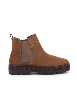 Bruine suède enkelboots met elastische zijpanelen, ronde neus en een gestructureerde donkere rubberen zool. Achterste lus voor gemakkelijke instap.
