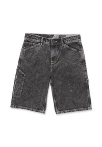 Shorts cargo en denim noir avec une texture décolorée, cinq poches et une fermeture à bouton. Dotés d'une poche latérale et d'accents cousus.