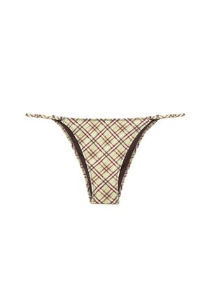 Slip bej de bikini cu bretele laterale subțiri și un model în carouri în culorile roșu închis, maro și crem, prezentat pe un fundal alb.