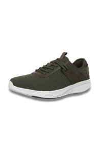 Scarpa atletica verde oliva con tomaia in rete, intersuola bianca e design con lacci. Presenta lati testurizzati e un'etichetta sulla parte posteriore.