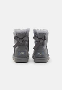 UGG MINI BAILEY BOW II - Botas clássicas de cano curto - lighthouse
