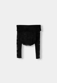 Černý top z krajky s odhalenými rameny, dlouhými rukávy a texturovaným vzorem. Měkká průsvitná látka s přiléhavým střihem.