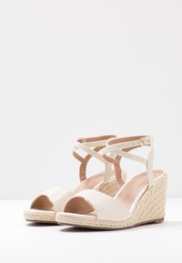 Anna Field Sandálias de cunha - offwhite