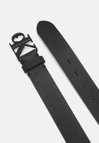 Calvin Klein Jeans ROUND MONO PLAQUE BELT - Öv - black