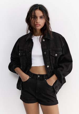 PULL&BEAR Farmer rövidnadrágok - black