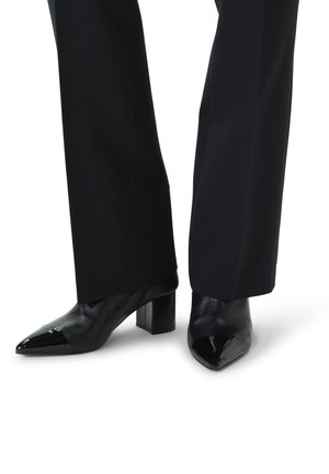 Manfield MIT ABSATZ - Boots à talons - schwarz