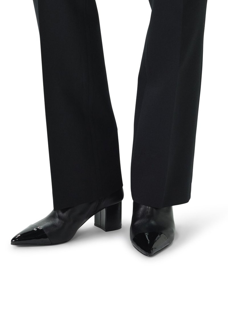 Manfield MIT ABSATZ - Enkelkaarsjes - schwarz