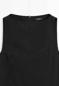 Zwarte mouwloze jurk met boothals en rits aan de achterkant, gemaakt door Massimo Dutti.