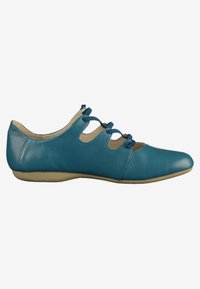 Beige lederen ballerina's met een ronde neus, vetersluiting en uitgesneden details, met een zachte, beige zool voor comfort.