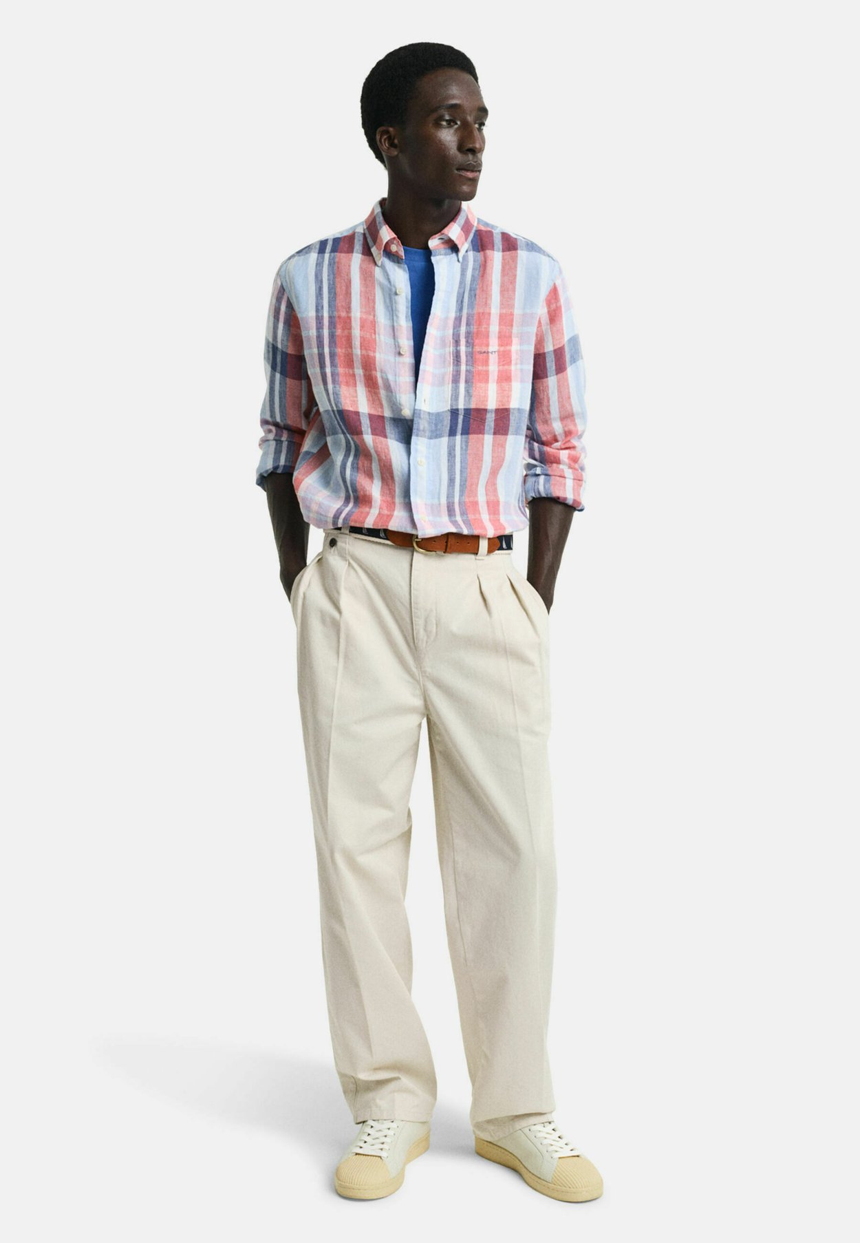REGULAR FIT
