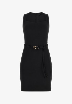 Robe noire sans manches avec un décolleté carré, présentant une silhouette ajustée et une ceinture assortie avec un détail de boucle dorée.