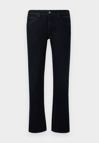 Mustad denim püksid mõõduka flööriga, viie tasku disain, vöörihmadega ja nööbiga sulgemine valge tausta kohal.