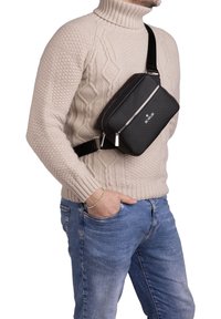 B.Cavalli Marsupio - black