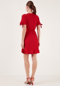 LELA REGULAR FIT - Dnevna obleka - red