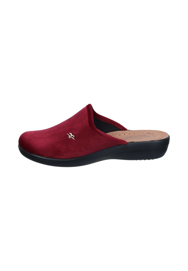 Burgunderfarbene Wildleder-Clogs zum Hineinschlüpfen mit einer schwarzen Gummisohle, ausgestattet mit einem Korkfußbett und einem metallischen Logoakzent auf dem Obermaterial.