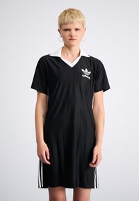 adidas Originals ADICOLOR 3-STRIPES PINSTRIPE - Trikotāžas kleita - black