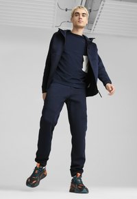 Puma TECH - Felpa con zip - club navy
