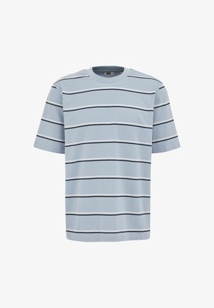 Heleroheline lühikeste varrukatega T-särk horisontaalsete tumesiniste ja valgete triipudega, ümara kaelusega ja lõdva lõikega.