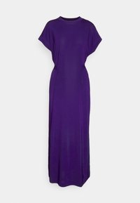 Fialové maxi šaty vyrobené z měkké tkaniny s krátkými rukávy a kulatým výstřihem. Mají uvolněný střih a jsou dlouhé až na zem.