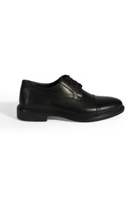 Zwarte leren dresschoenen met een gladde afwerking, ronde neus en een lage blokhak. Heeft tonale stiksels en een vetersluiting met vijf gaatjes.